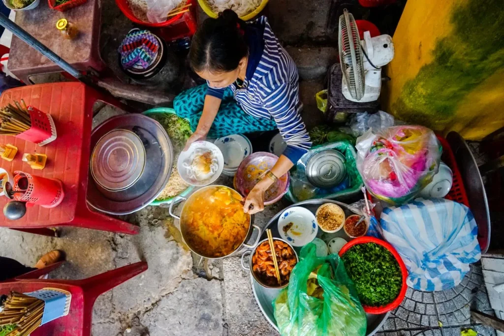 9 Món nên thử ở Hội An File name: Hoi-An-Street-Food-Mi-Quang-Image-by-James-Pham-7.webp