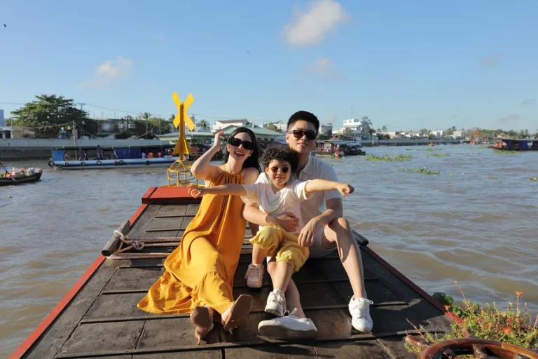 Khám Phá Chợ Nổi Cái Răng File name: Cruising-the-Cai-Rang-Floating-market-5.webp